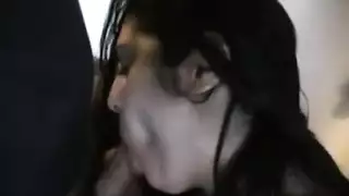 أثداء عملاقة وجلسة جنس مكثفة