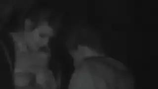 حفلة جنس ليلية: شاب جزائري وفتاة تئن