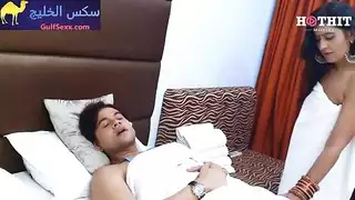 قصص بورن هندي جامحة: فيديوهات إباحية هندية