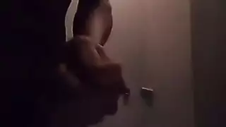 من فرك استرخائي إلى وضعية كلابية خشنة مع عميلة ذات ثديين كبيرين