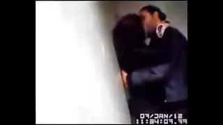 شغف عنيف: شاب مصري ينيك عشيقته وهو يمسك أثداءها