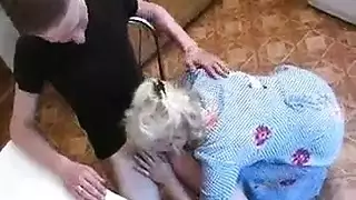 ضخ عنيف: شاب يضرب الطيز بلا توقف