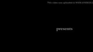 خيال فتشية الأقدام: لعق باطن قدميها في خضوع إباحي