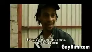 حفلة جنسية عرقية: فتاة مور بيضاء تأخذ عدة أجهزة سوداء