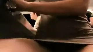 شاب مثير يضرب عاهرة شقراء في حفلة صاخبة بعد جعلها مثارة