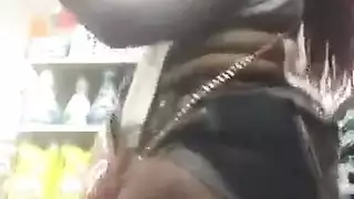 قضيب النقود يهاجم الفيلم البالغ في مشهد جنسي صريح