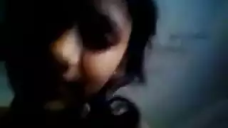 النجمة تقدم مهبلها للمعجبين المتلهفين للاستخدام المجاني