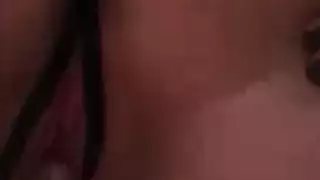 سمراء جميلة تمارس العادة السرية حتى الوصول لهزة جماع شديدة