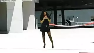 يمكن أن تنحني نيكي وتحصل على ما تريد طالما أنها لا تخرج عن الحدود