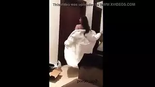 إباحية فندقية: سعودي يضاجع مؤخرة مغربية ضيقة