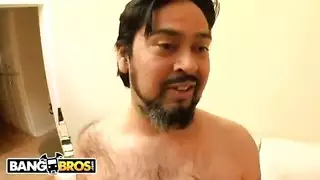 عصابة ذوي الياقات الزرقاء ثلاث عاهرات تمتلئ فتحاتهن من قبل العمال