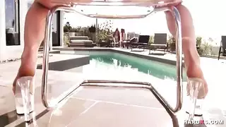 عاهرة المصنع البريطانية: شقراء في جنس جماعي شرجي