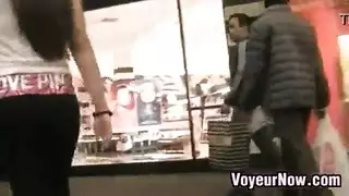 مهارات استمناء الفتاة الصغيرة: فرك قضيب صلب