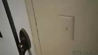 جلسة مدلكة شقراء صريحة للاستمناء والجنس الفموي