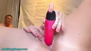 وصاخبة تعذيب الوثن القدم