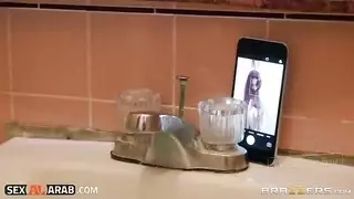 حراك مثلّي جامح على كل سرير