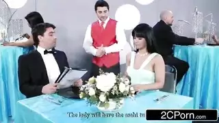 طباخة المطعم