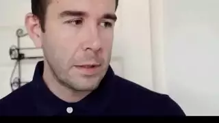 عاهرة مراهقة تستمتع بجنس قوي وإنهاء بالقذف الداخلي