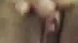 ضعف المتعة: فرجان مغطيان بالسائل المنوي