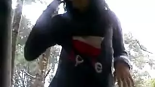 أشعلها ثم احملي: تتعاطى الحشيش قبل إيلاج مزدوج