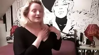 إباحية مجانية: عاهرة بالأسود تمص بقوة وتنكح