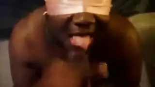 عند صندوق الزباله تنتاك لبسه فستان ازق