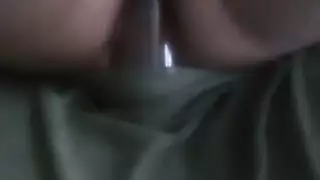 فتاة حمقاء تتلقى ضربات شرجية قاسية