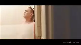 قذف إباحي: المراهقة تبلع ويُطلى وجهها