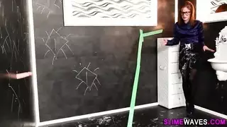 جنس مثلي قوي بين الزميلات: ناردي تأخذ صديقتها إلى السرير
