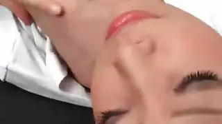 ممرضة صنم تعالج المريض علاجًا كامل الجسد