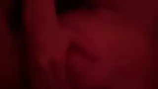 بنات يجلخن كسهن