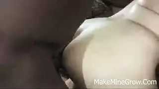 ناضجة الهواة أريكة نائب الرئيس على الثدي