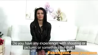 خيال إباحي صباحي لمراهقة سمراء يتحقق