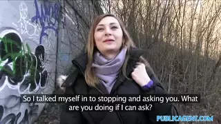 زوجة خاضعة تتوسل للهيمنة الأجنبية في فيلم إباحي عنيف