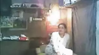 جنس عنيف في بئر السلم: البواب يضرب مؤخرة المطلقة المحجبة