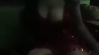 طلب قضيب كبير: فتاة مغربية في فضيحة بورن صريح