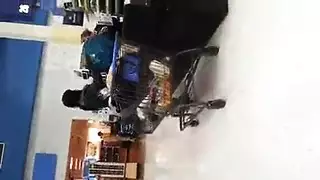 جماع جماعي خشن في المملكة المتحدة مع نزول سوائل ووجه مغطى بالمني