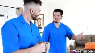 فانتازيا إباحية محجبة: فتاة سعودية تتعرض لعملية جماعية مع أمريكيين