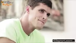 الام تجد ابنها يلعب بزبه فيديو مجاني نوفو