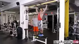 سكس في الجيم المدرب