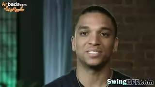 حفلة جنس جماعي: زوجات متزوجات يتم مشاركتهن