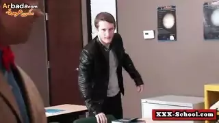 حلم التلميذة: معلمة مثارة ذات ثديين عملاقين