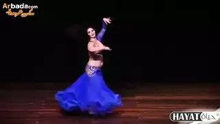 إثارة بالملابس الزرقاء تتحول إلى جلسة إباحية عنيفة