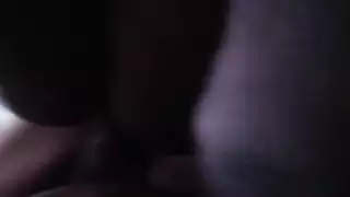 التسلل إلى جدة صديقي لرؤية مؤخرتها الرطبة وديك الكبير بينما لديها ثدي صغير