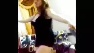 بتتصور عريانه لحبيبها