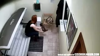 أثداء مراهقة طبيعية ضخمة في فيلم إباحي مع صديقها