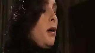 أصغر تمارس الجنس