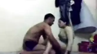 ولد يفضح بنت معاه في المدرسه وي هوي ينكها