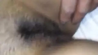 لطيف في سن المراهقة الآسيوية هو الحصول على بوسها مليئة ديك والتمتع بكل ثانية واحدة منه