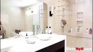 ابن مع امي مصري